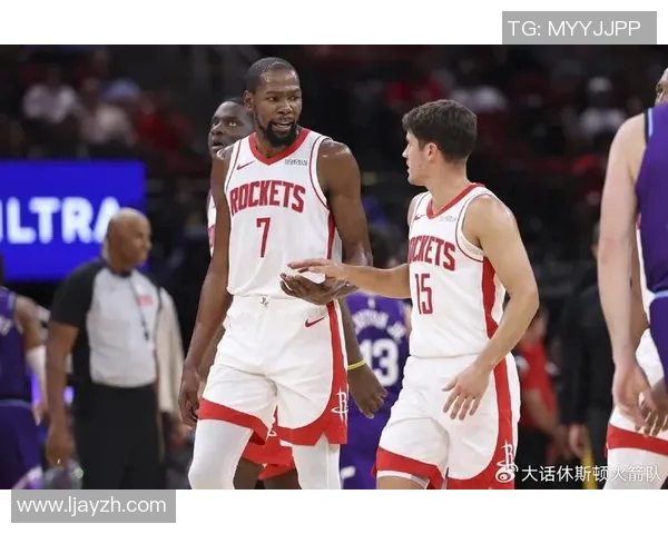 火箭与鹈鹕激战在即球迷期待精彩对决与精彩表现